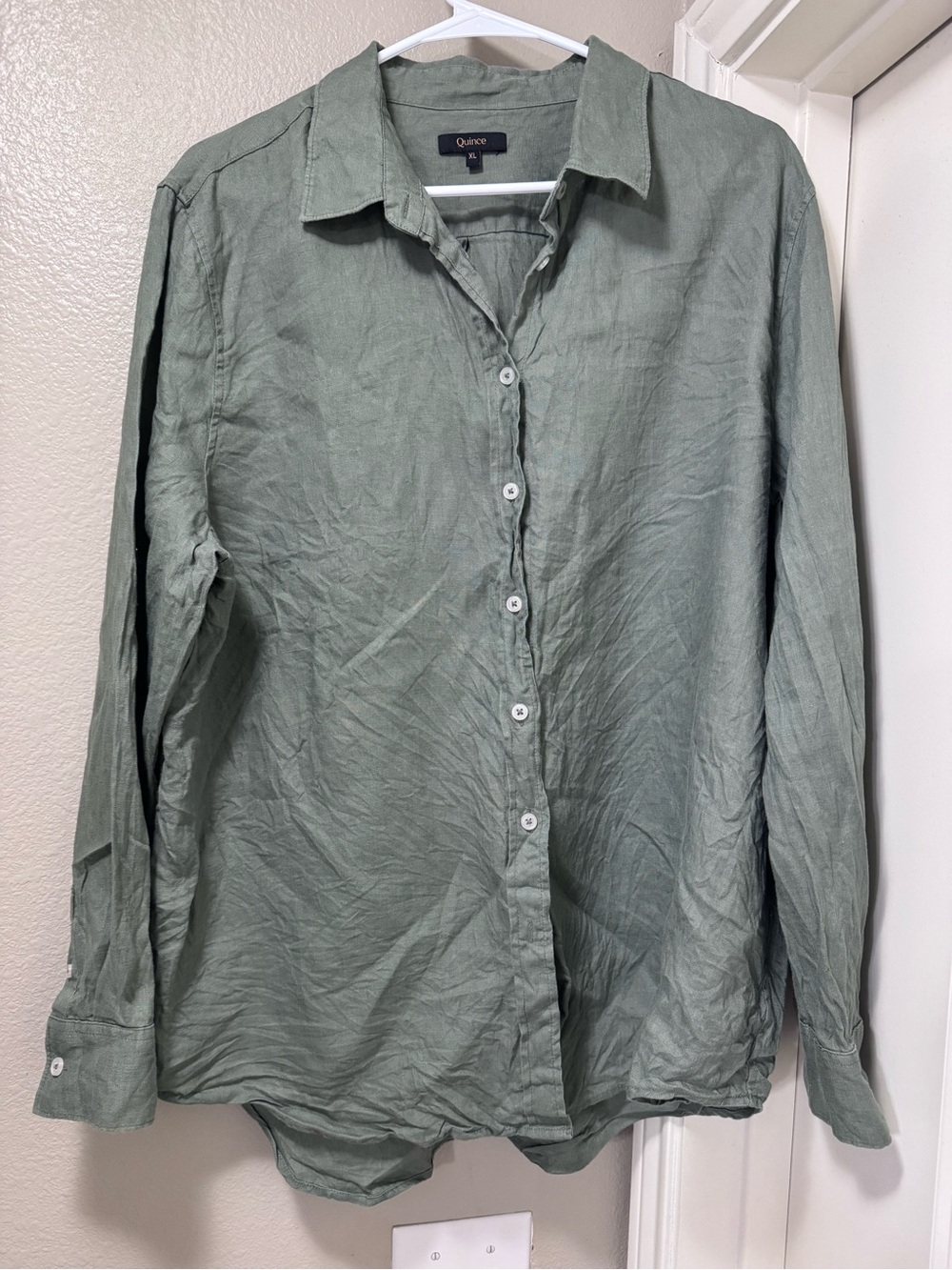 Quince Light Sage Green Women's Button-Down Shirt 100%Linen